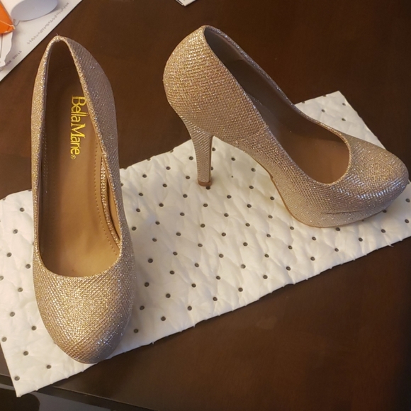 Pumps - Picture 1 of 5